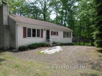 223 Perry Road, Greentown, PA 18426 