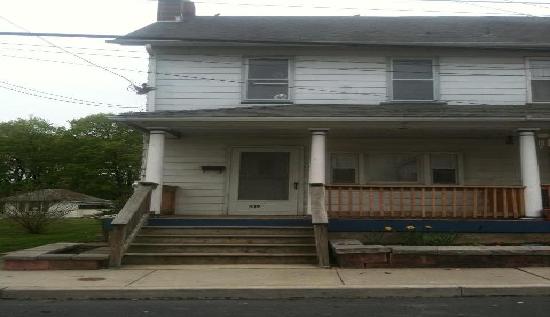 419 Broad Street, Pen Argyl, PA 18072 