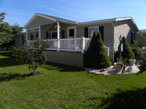 108 Greenbriar Circle, Lancaster, PA 17603 