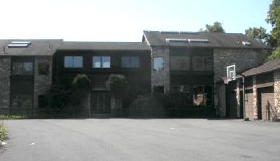 1206 W Leesport Rd, Of Bern (leesport), PA 19533 