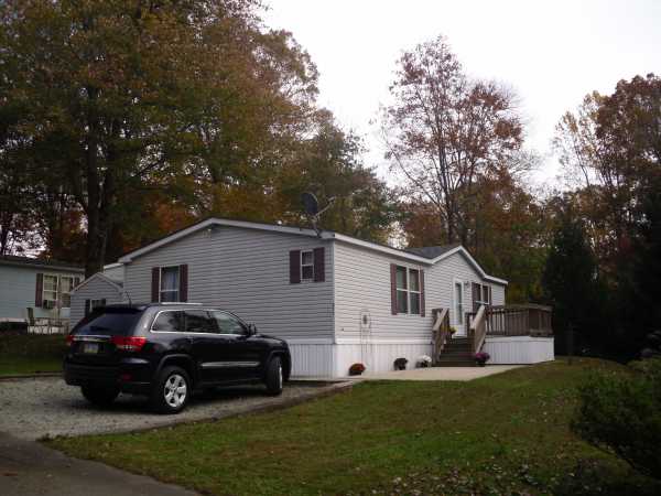 211 Maple Dr., Nottingham, PA 19362 