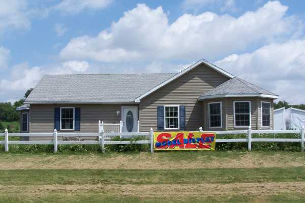 87 N. Kinzer Rd., Kinzers, PA 17353 