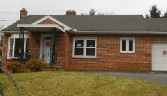 786 E Main St, Dallastown, PA 17313 