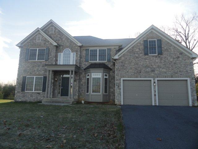 1305 Foxview Dr, Bethlehem, PA 18017 
