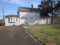32 Great Oak Road, Levittown, PA 19057 