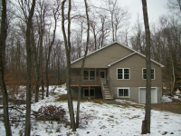 807 Chipmunk Ln, Pocono Lake, PA 18347 