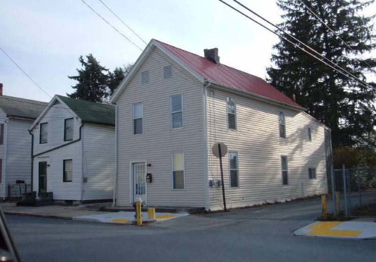 38 South Street West, Chambersburg, PA 17201 