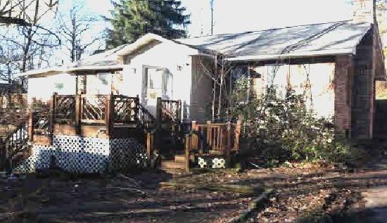 912 East Cedar Avenue Ext, Connellsville, PA 15425 