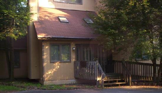 3588 Pinewood Drive, East Stroudsburg, PA 18301 