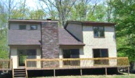 1015 Stuart Place, Bushkill, PA 18324 