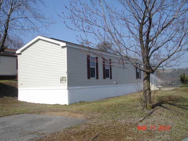 27 Penn Ave, Palmerton, PA 18071 