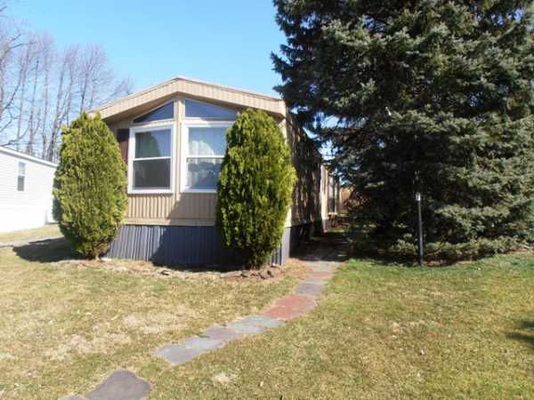 8 Country Club Rd, Northampton, PA 18014 