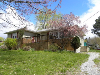 219 Lincoln Ave, Farrell, PA 16121 