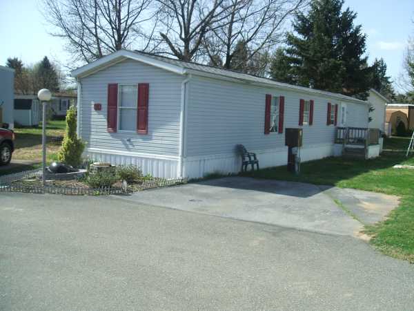 8704 Turkey Ridge Rd, Breinigsville, PA 18031 