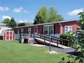 96 Nashua St, Walnutport, PA 18088 