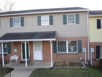 8 Nottingham Dr, Chambersburg, PA 17201 