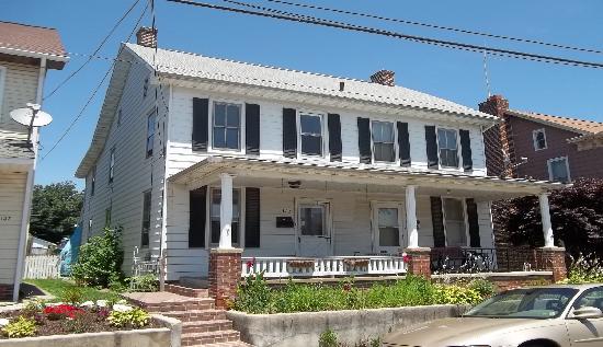 125 3rd St, Hanover, PA 17331 