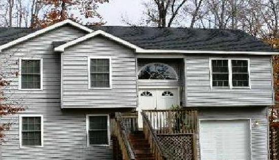 429 Fairhaven Drive, Tobyhanna, PA 18466 