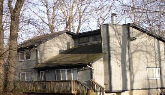 134 Colette Lane, Dingmans Ferry, PA 18328 