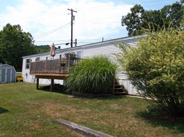 108 SUBURBAN LANE, New Stanton, PA 15672 