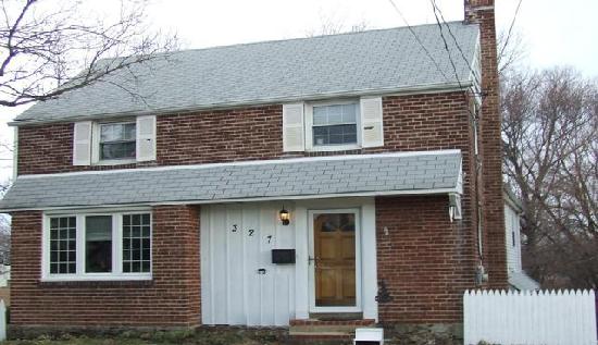 327 Crumlynne Road, Ridley Park, PA 19078 