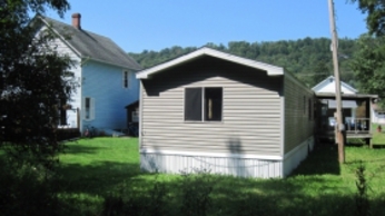 16 Woodlawn Ave, Coudersport, PA 16915 