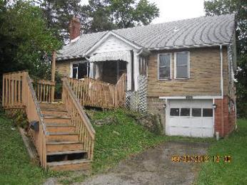 10269 Washington Ave, Irwin, PA 15642 