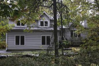 100 Comstock Dr, Hawley, PA 18428 