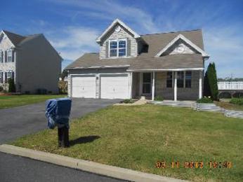 2305 Black Forest Dr, Coplay, PA 18037 