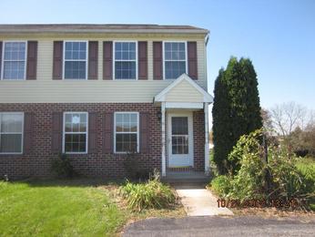 2001 Wyatt Cir, Dover, PA 17315 