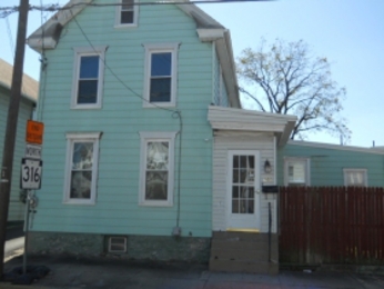 160 E Garfield St, Chambersburg, PA 17201 