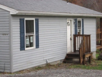 1804 Johnson Aly, Beaver Falls, PA 15010 