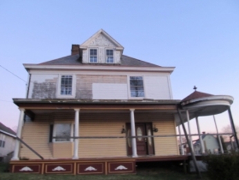 16 Oakland Ave, Uniontown, PA 15401 