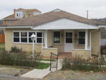 29 Maple Ave, Aliquippa, PA 15001 