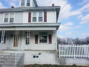 93 E Chestnut Street, Bechtelsville, PA 19505 