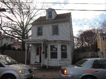 112 Walnut St, Bristol, PA 19007 