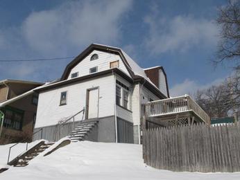 207 Harrison Ave, Jeannette, PA 15644 