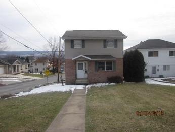 301 2nd St, Peckville, PA 18452 