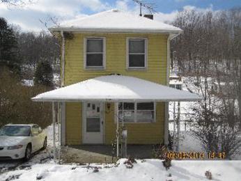 215 Greensburg Ave, Slickville, PA 15684 