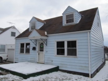 125 Sangston Ave, Masontown, PA 15461 