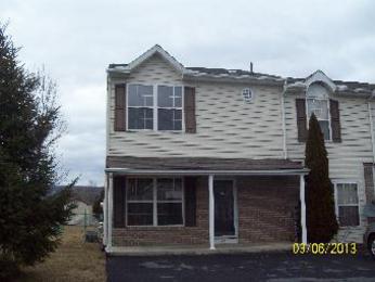 38 Johns Dr, Enola, PA 17025 
