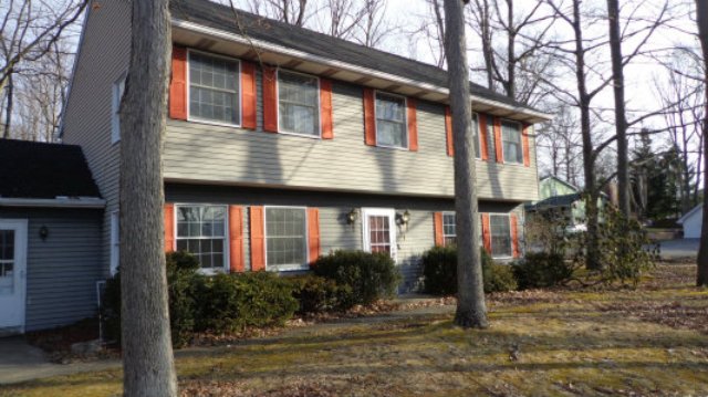 1 Rebel Hill Rd, Mountain Top, PA 18707 