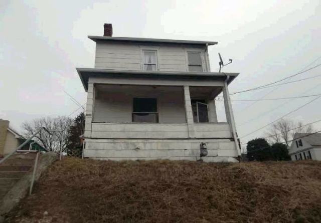 719 Spruce St, Irwin, PA 15642 