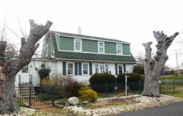 906 Washington Ave, Croydon, PA 19021 