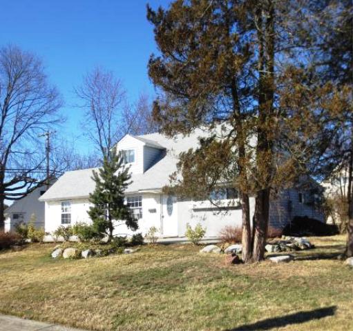 2 Micahill Road, Levittown, PA 19056 
