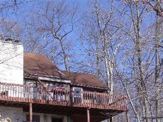 1130 Dover Dr, Bushkill, PA 18324 