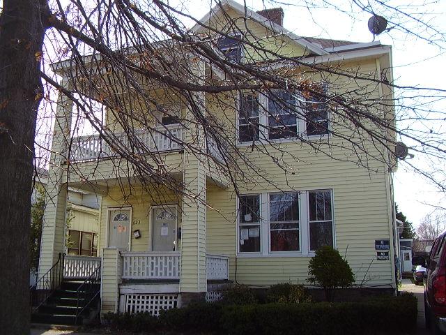 621 E 10th St, Erie, PA 16503 