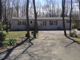 9197 Lake Dr, Kresgeville, PA 18333 