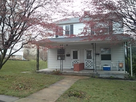 221 Broad St S, Waynesboro, PA 17268 