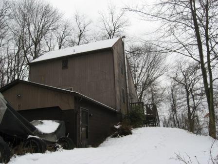 142 Oggs Ln, Irwin, PA 15642 